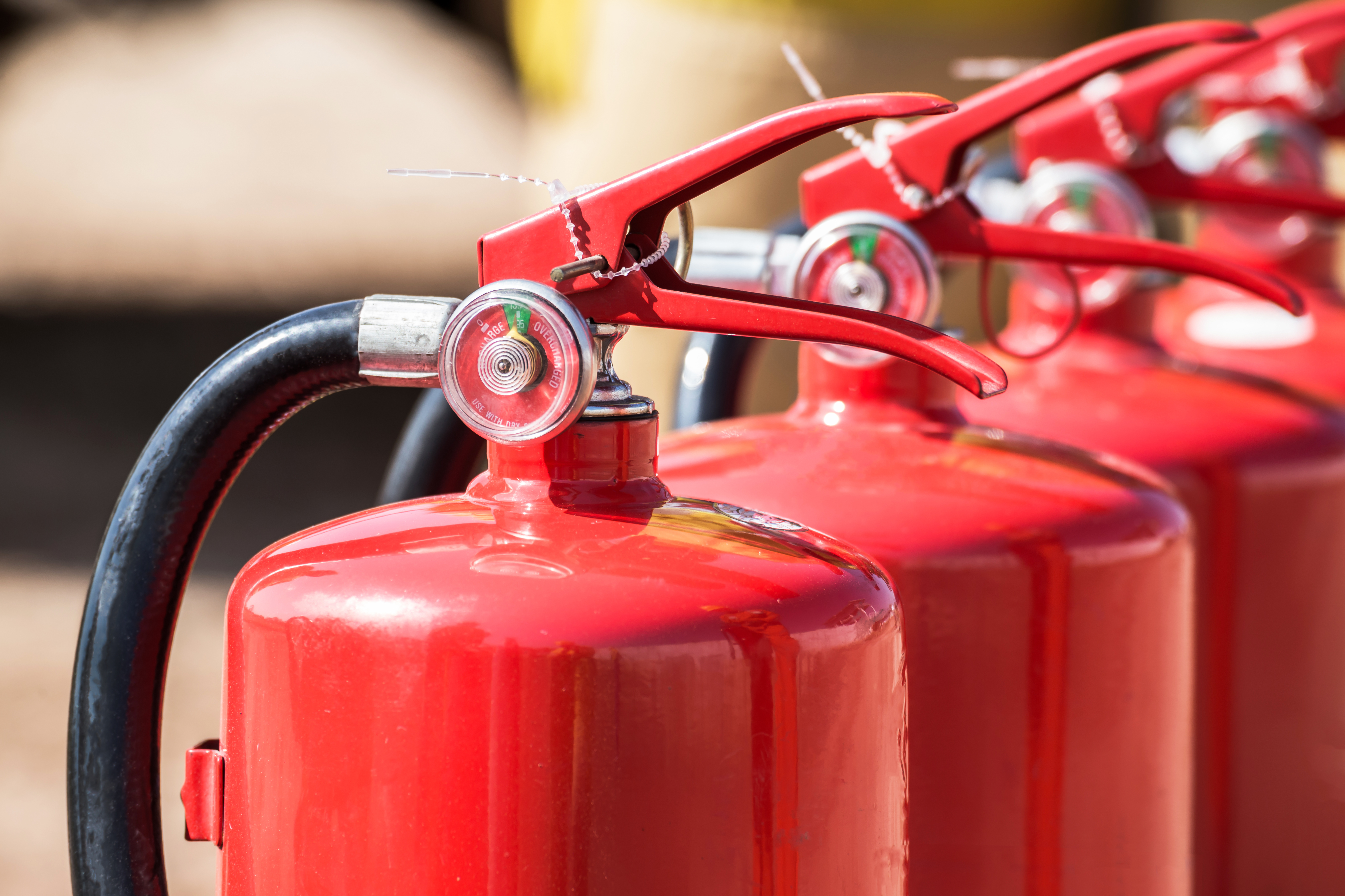 Conheça os principais tipos de extintores de incêndio